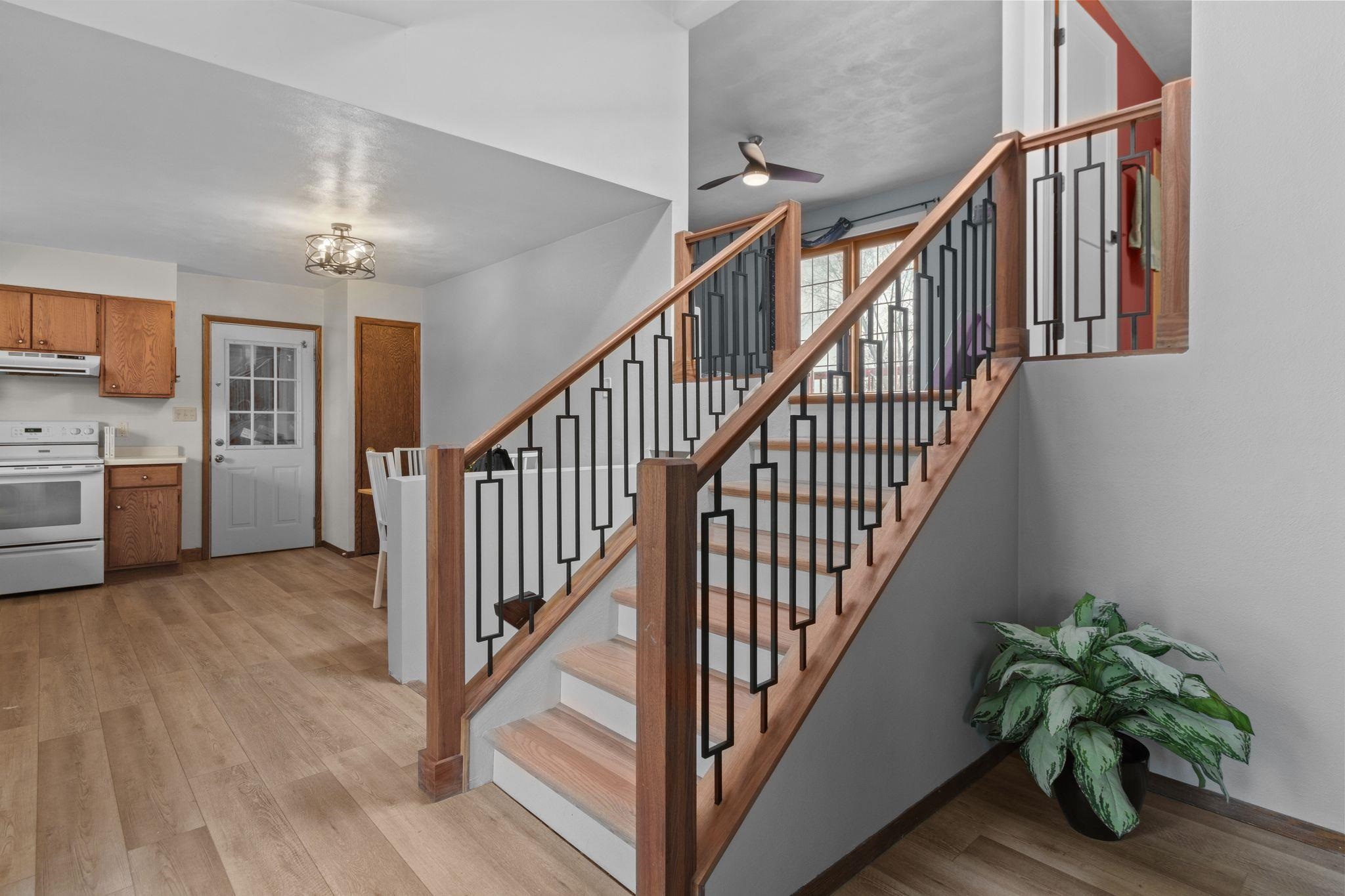 1342 Inverness Lane Neenah, WI 54956 - Photo 8 of 24