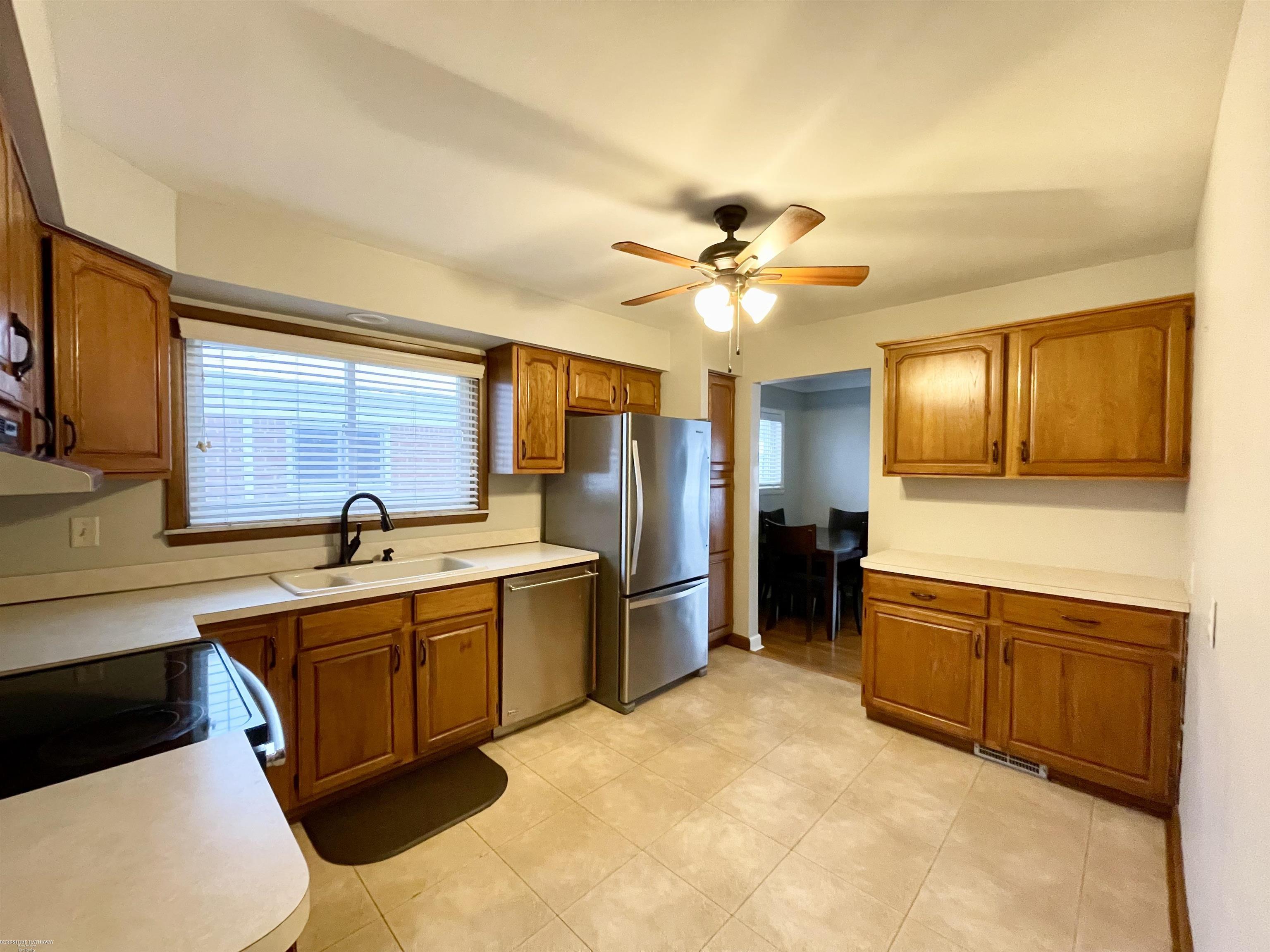 24296 Roxana Avenue Eastpointe, MI 48021 - Photo 6 of 22