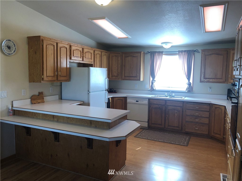 4772 Rd K Northeast Moses Lake, WA 98837 - Photo 4 of 39 Gallery Image 4