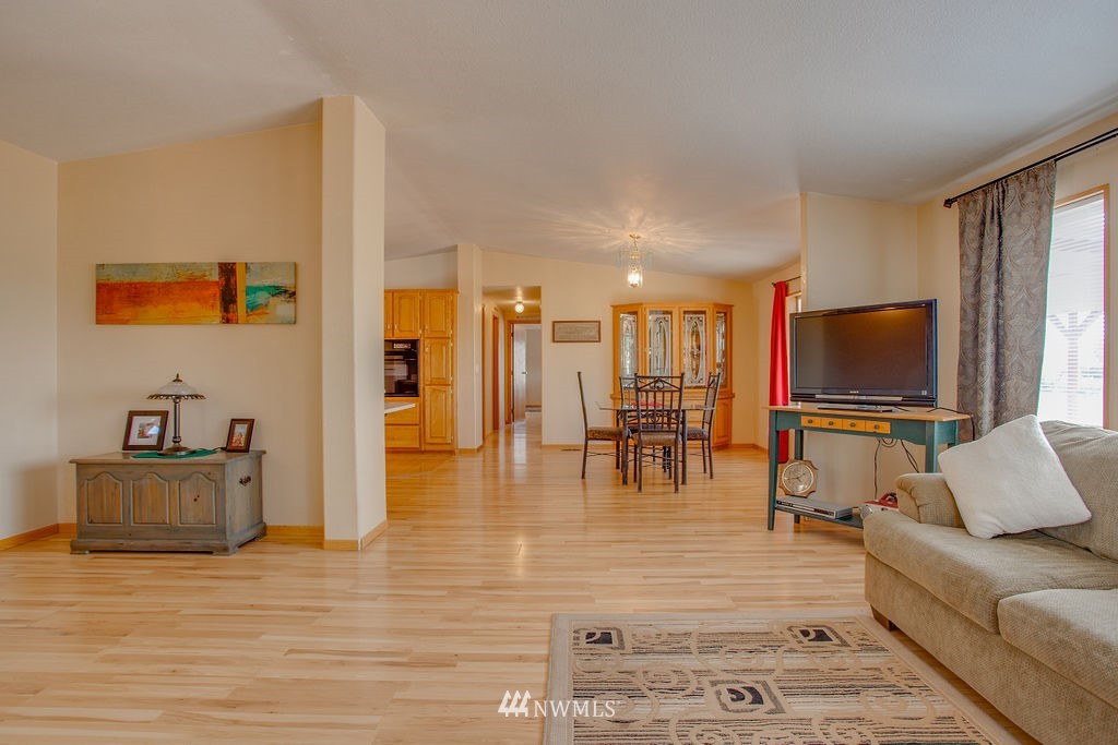4772 Rd K Northeast Moses Lake, WA 98837 - Photo 5 of 39 Gallery Image 5