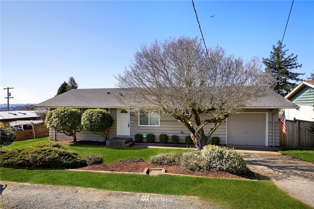 1409 Monterey Avenue Northeast Renton, WA 98056 - Photo 1 of 22 Gallery Image 1