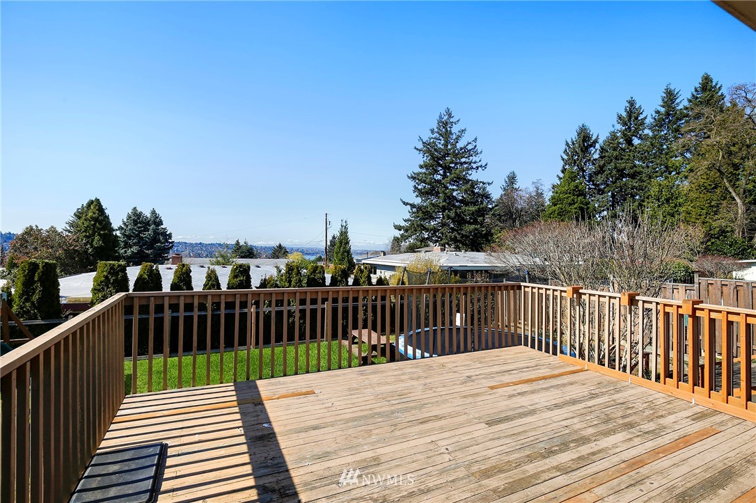 1409 Monterey Avenue Northeast Renton, WA 98056 - Photo 2 of 22 Gallery Image 2