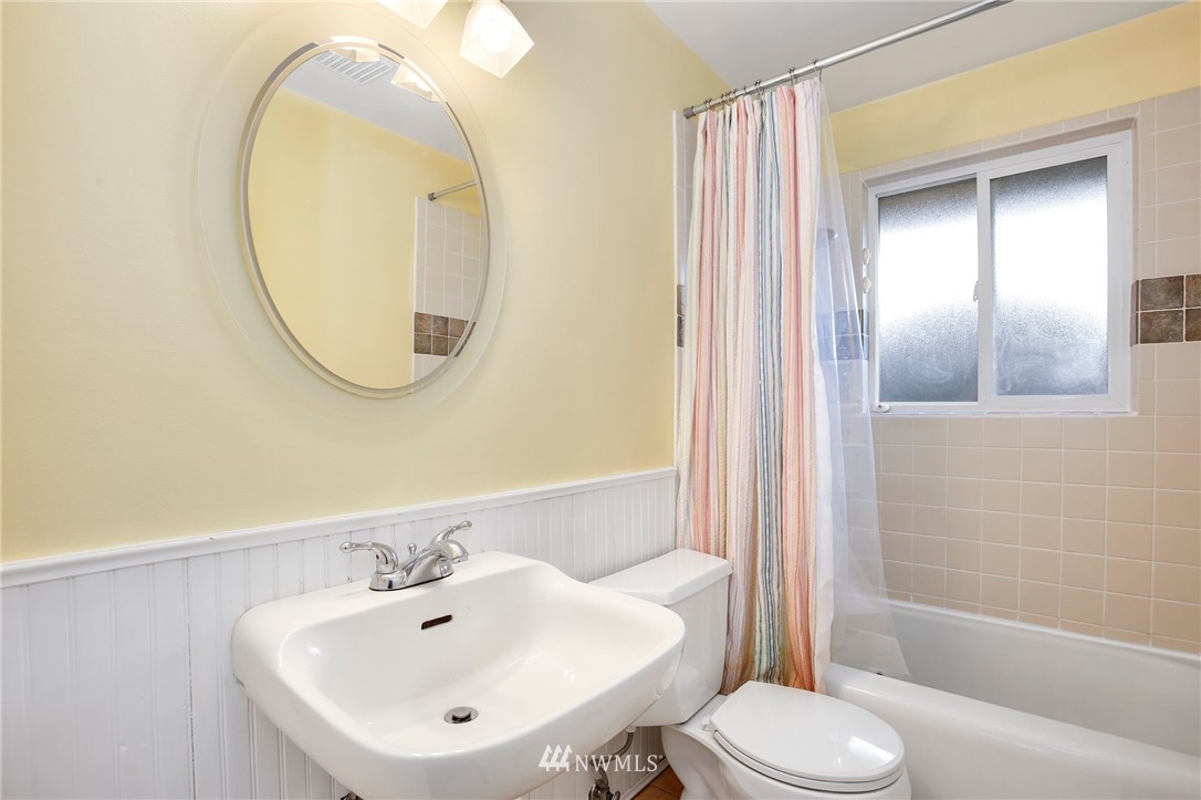 1409 Monterey Avenue Northeast Renton, WA 98056 - Photo 11 of 22 Gallery Image 11