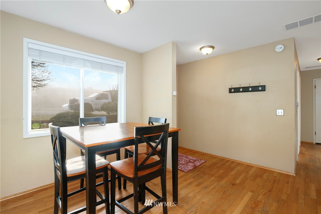 1409 Monterey Avenue Northeast Renton, WA 98056 - Photo 6 of 22 Gallery Image 6