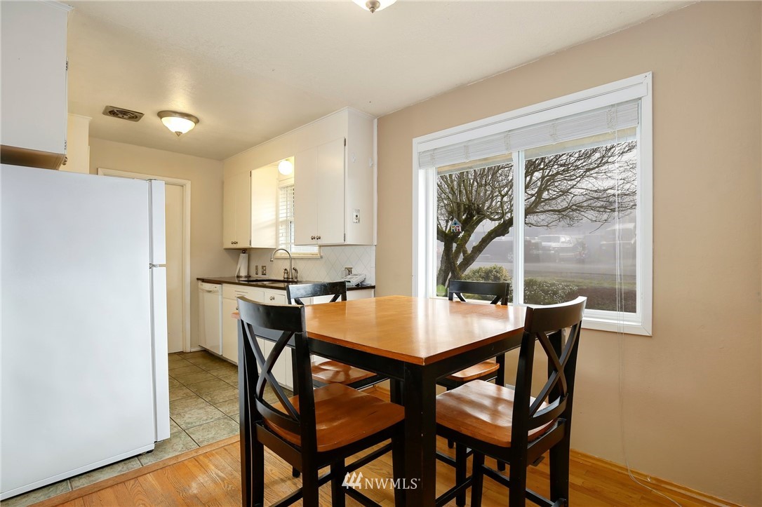 1409 Monterey Avenue Northeast Renton, WA 98056 - Photo 7 of 22 Gallery Image 7