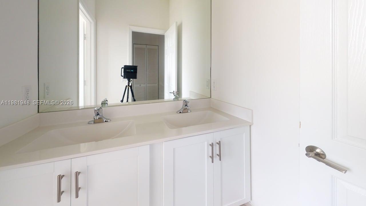 11035 West 35th Way, Unit 11035 Hialeah, FL 33018 - Photo 8 of 16