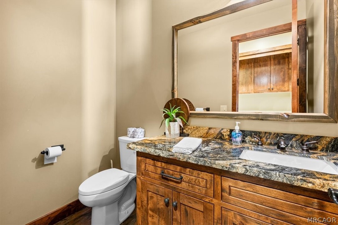 43565 Wolf Road Big Bear Lake, CA 92315 - Photo 16 of 50