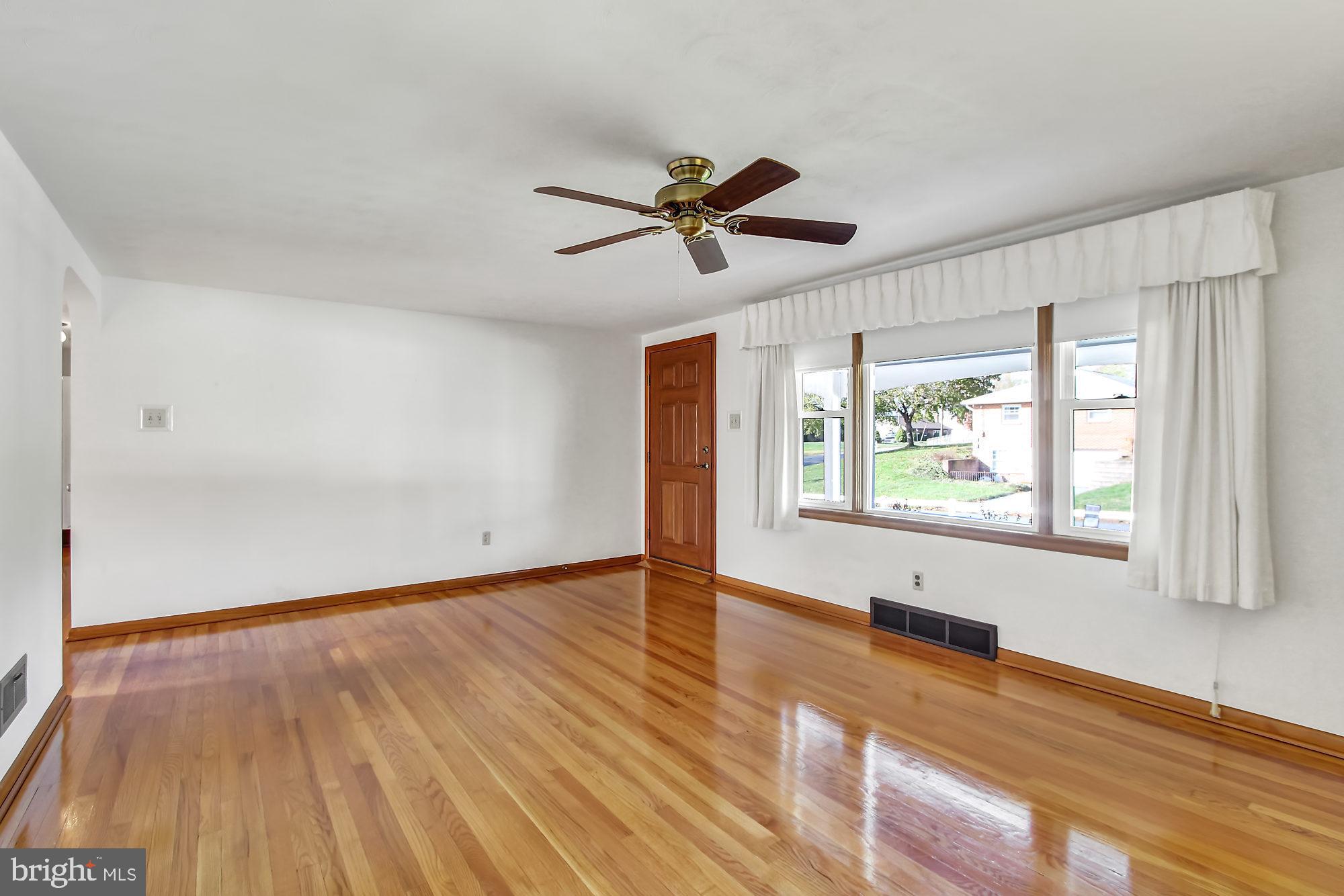 2320 Cedar Road York, PA 17408 - Photo 4 of 26