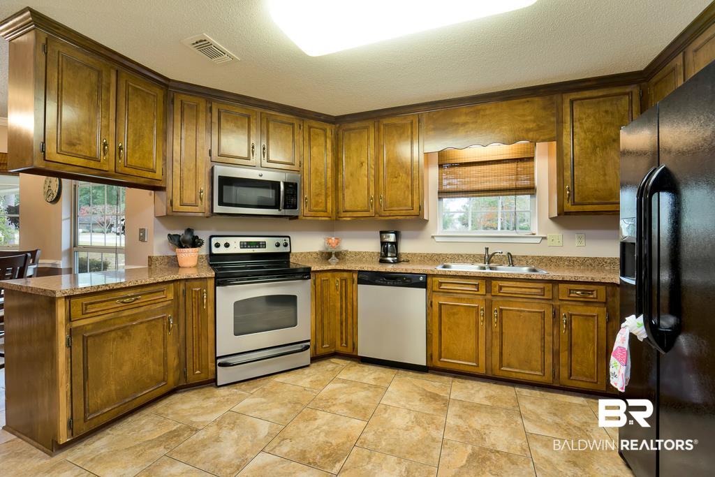 115 Wild Oak Drive Daphne, AL 36526 - Photo 6 of 22 Kitchen