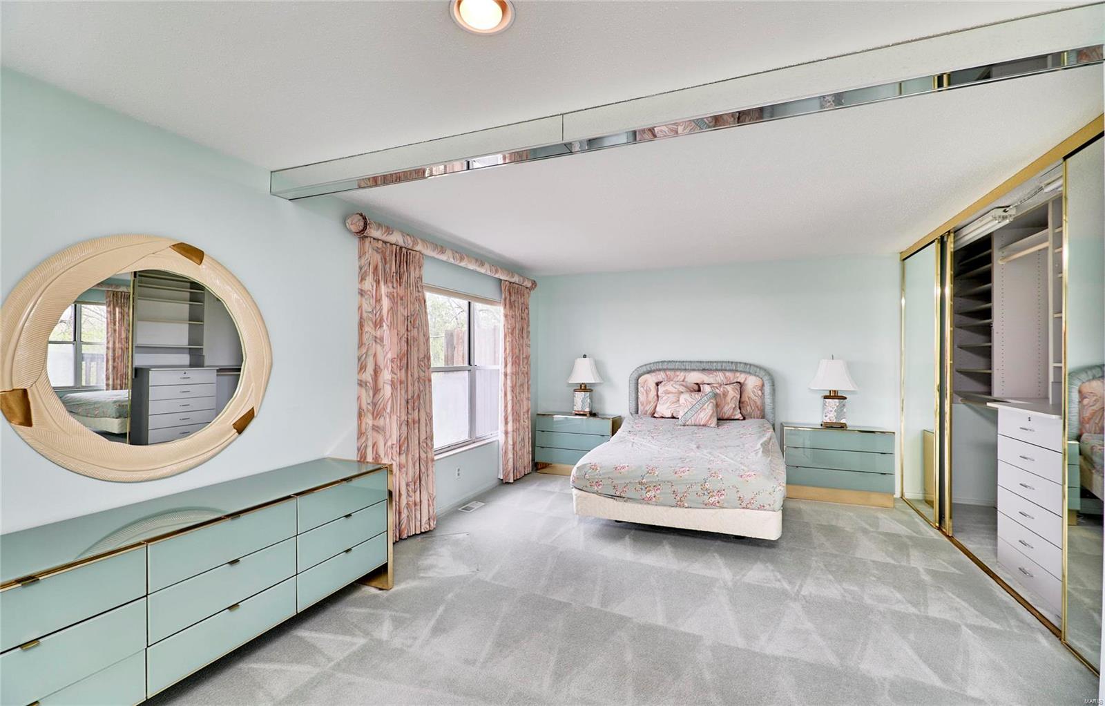 1074 North Spoede Road St. Louis, MO 63146 - Photo 16 of 36 Gallery Image 16