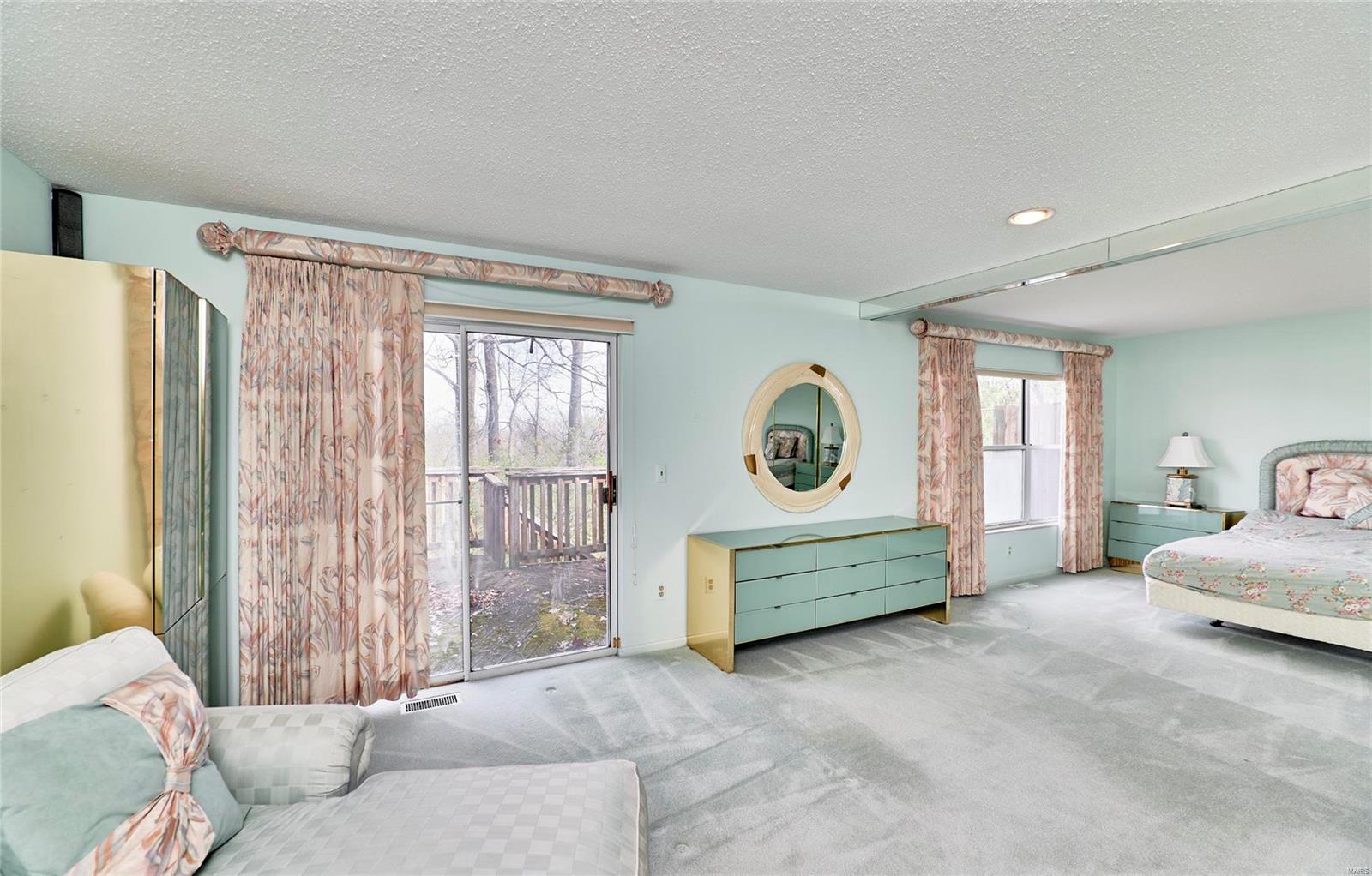 1074 North Spoede Road St. Louis, MO 63146 - Photo 18 of 36 Gallery Image 18