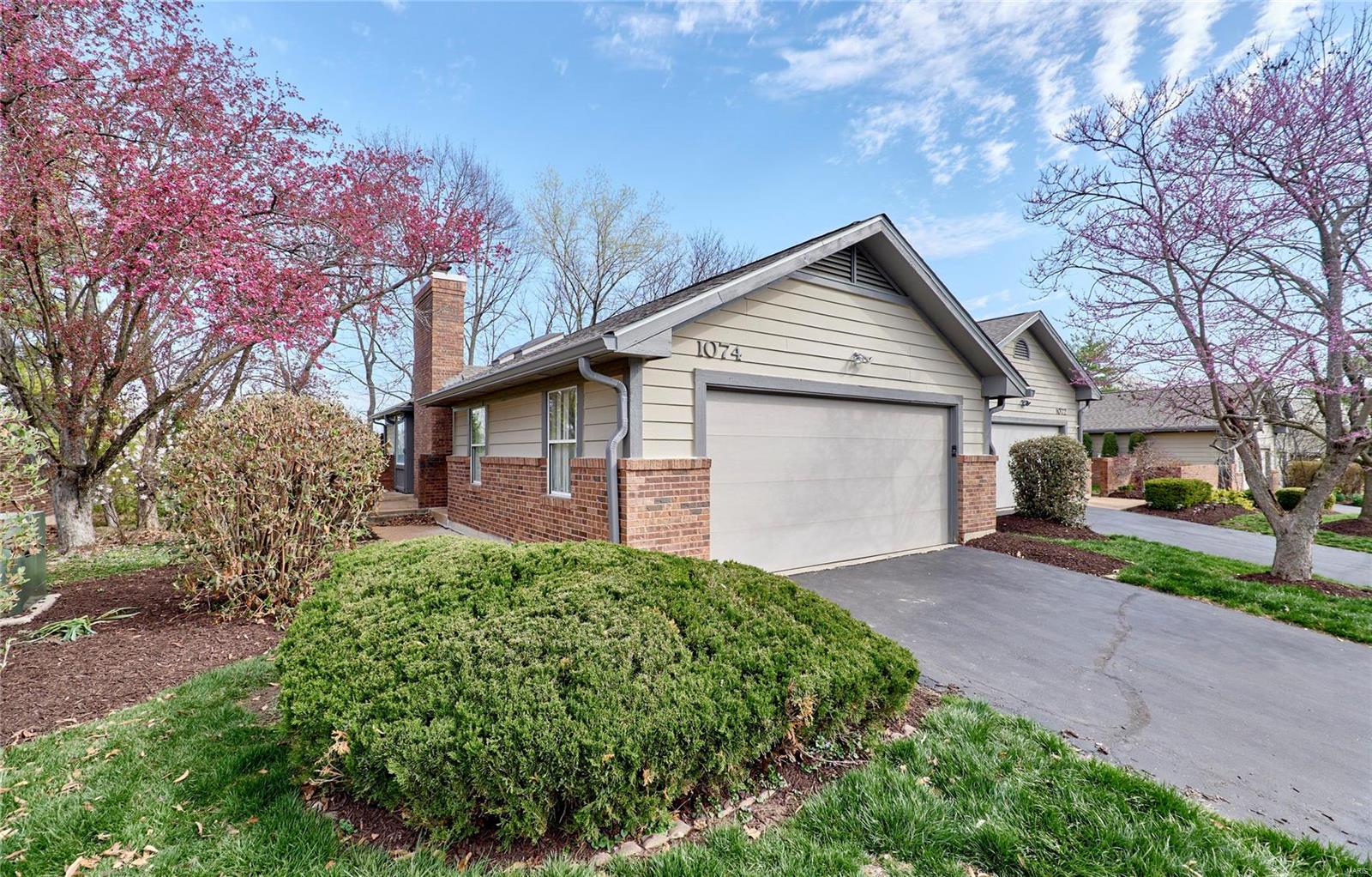 1074 North Spoede Road St. Louis, MO 63146 - Photo 2 of 36 Gallery Image 2