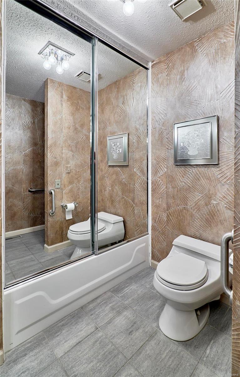 1074 North Spoede Road St. Louis, MO 63146 - Photo 24 of 36 Gallery Image 24