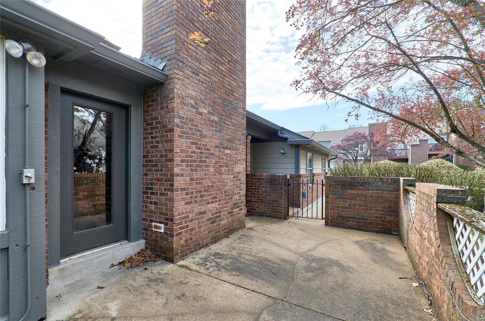 1074 North Spoede Road St. Louis, MO 63146 - Photo 5 of 36 Gallery Image 5