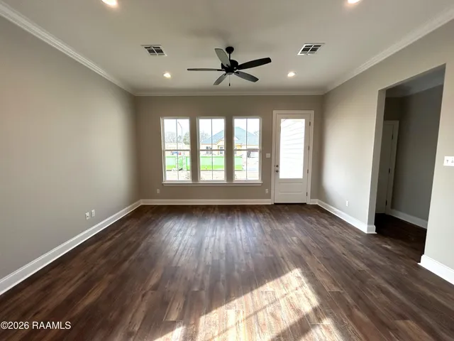 $267,500 | 124 Crooked Pine, Scott, LA 70583