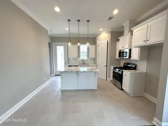 $267,500 | 124 Crooked Pine, Scott, LA 70583