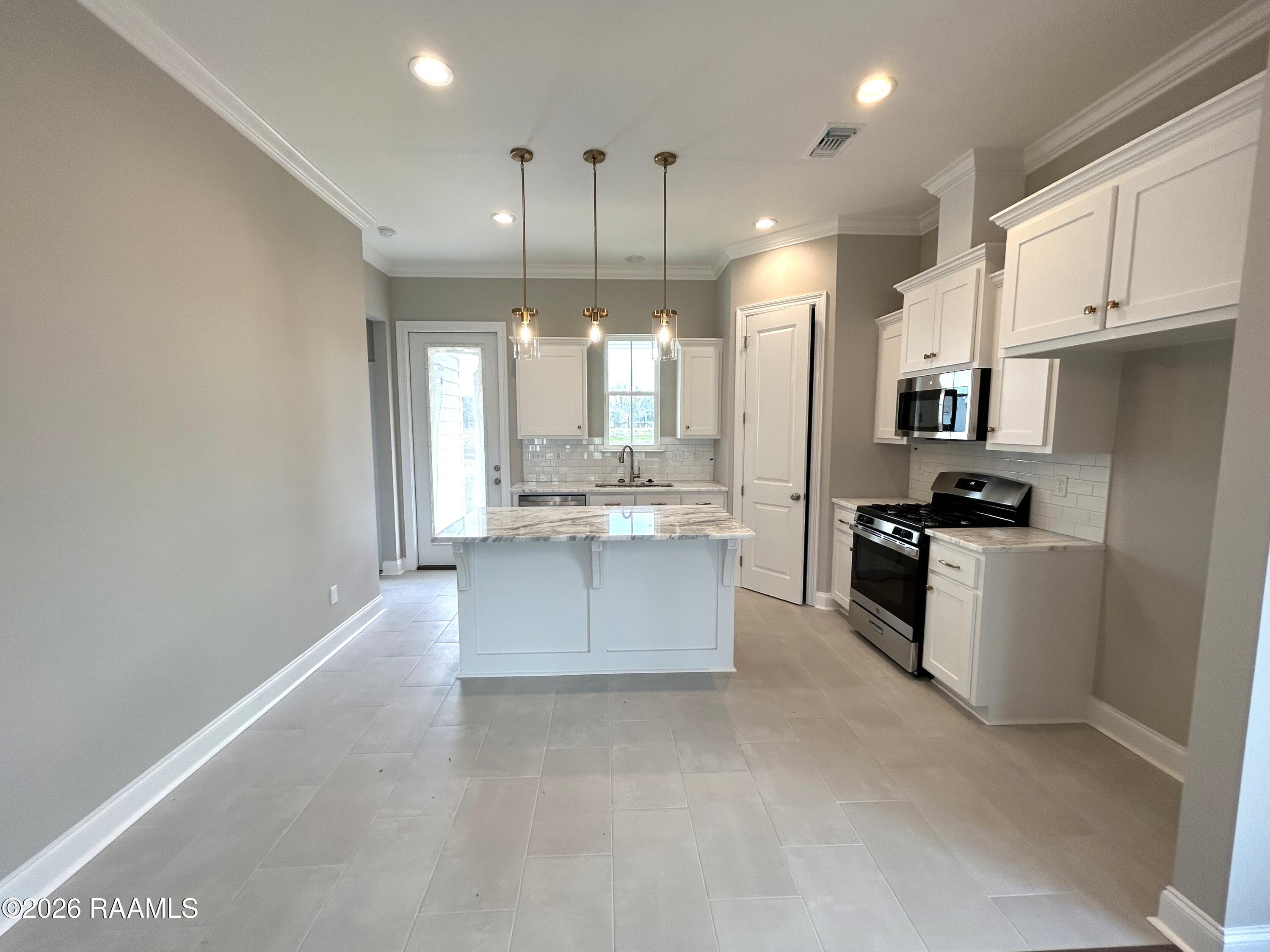 124 Crooked Pine Scott, LA 70583 - Photo 7 of 13 IMG_1676