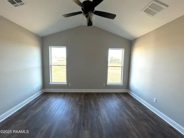 $267,500 | 124 Crooked Pine, Scott, LA 70583