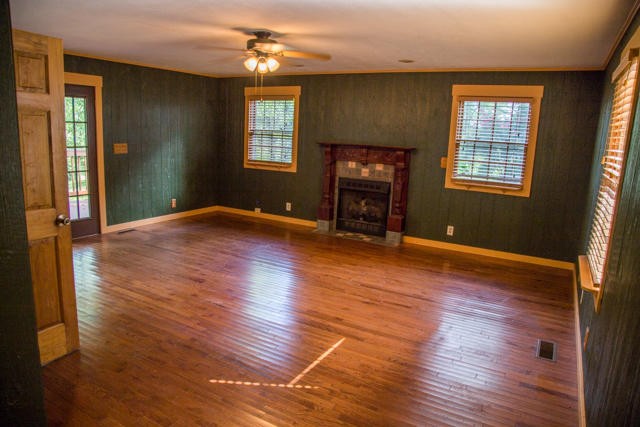 201 Buchanan Lane Clinton, TN 37716 - Photo 5 of 39