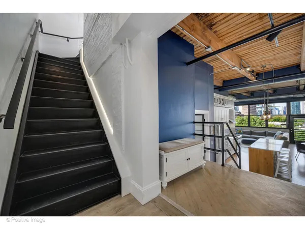 $1,049,000 | 1601 South Indiana Avenue, Unit 503, Chicago, IL 60616