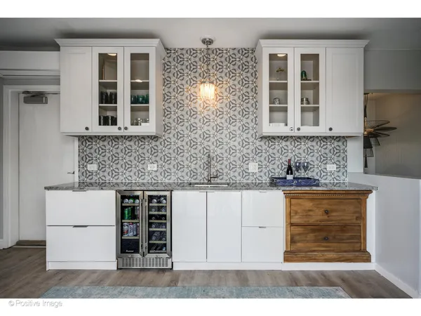 $1,049,000 | 1601 South Indiana Avenue, Unit 503, Chicago, IL 60616