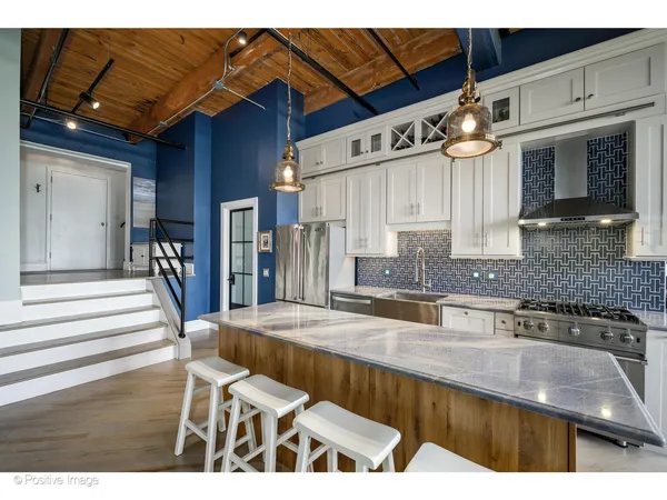 $1,049,000 | 1601 South Indiana Avenue, Unit 503, Chicago, IL 60616