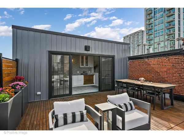 $1,049,000 | 1601 South Indiana Avenue, Unit 503, Chicago, IL 60616