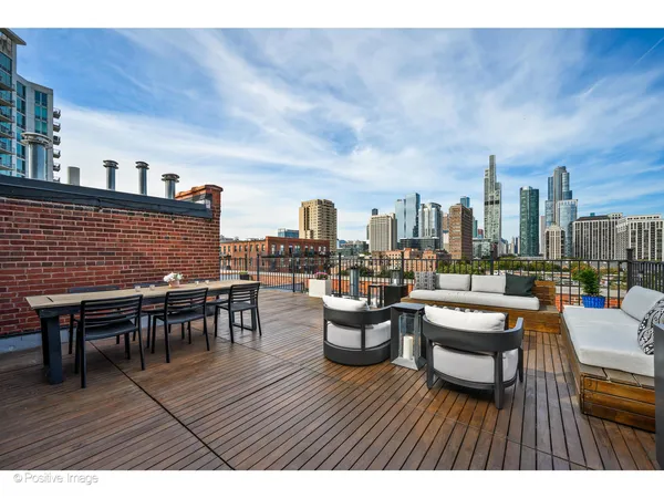 $1,049,000 | 1601 South Indiana Avenue, Unit 503, Chicago, IL 60616