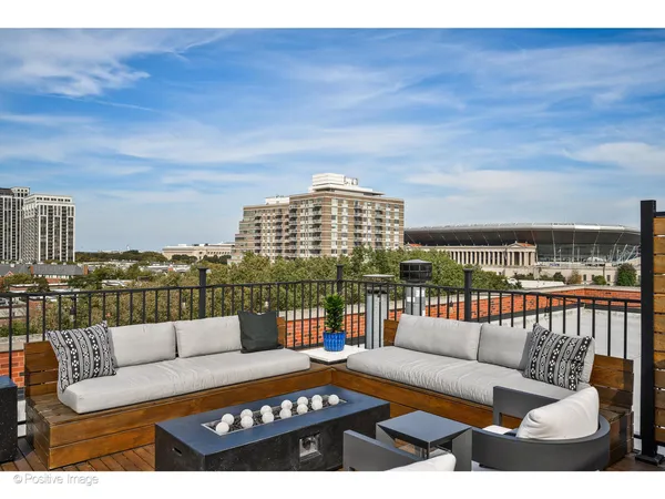 $1,049,000 | 1601 South Indiana Avenue, Unit 503, Chicago, IL 60616