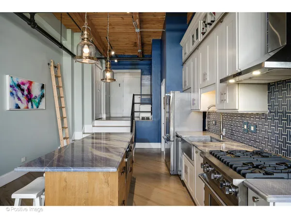 $1,049,000 | 1601 South Indiana Avenue, Unit 503, Chicago, IL 60616