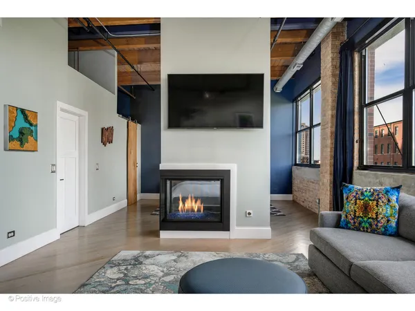 $1,049,000 | 1601 South Indiana Avenue, Unit 503, Chicago, IL 60616