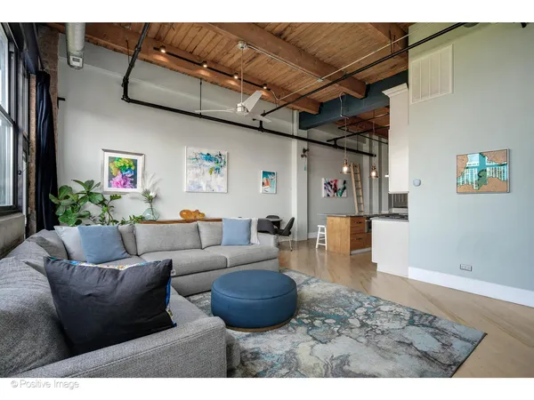 $1,049,000 | 1601 South Indiana Avenue, Unit 503, Chicago, IL 60616