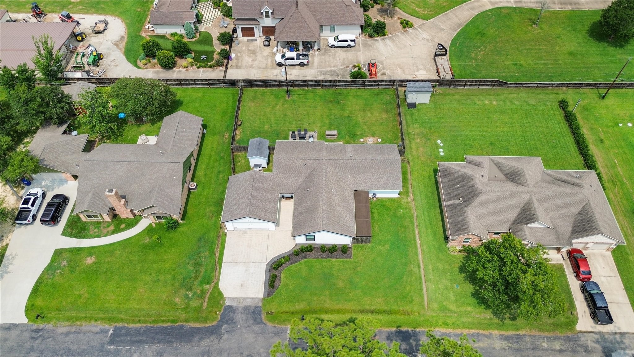 110 Dozent Lane Baytown, TX 77521 - Photo 31 of 36
