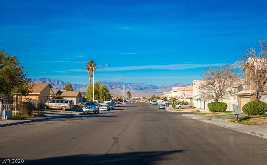 3710 Lincoln Road Las Vegas, NV 89115 - Photo 3 of 44 Gallery Image 3