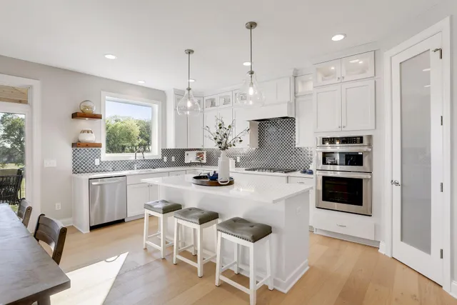 $999,900 | 4641 Wolfberry Curve, Minnetrista, MN 55331