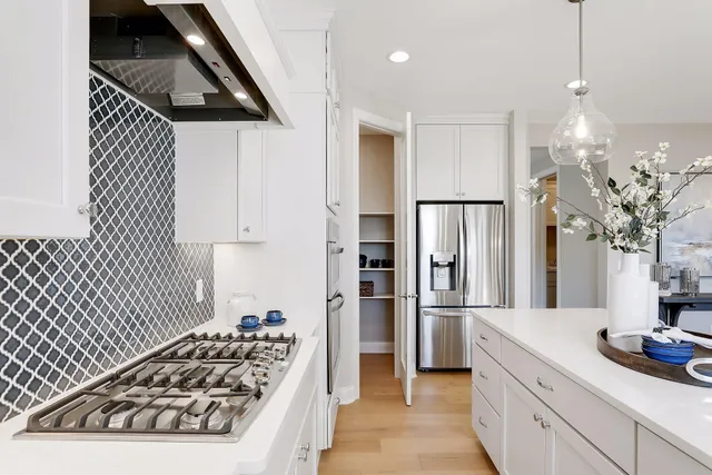 $999,900 | 4641 Wolfberry Curve, Minnetrista, MN 55331