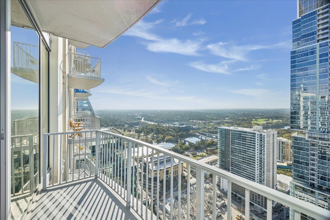 360 Nueces Street, Unit 4008 Austin, TX 78701 - Photo 22 of 40 a view of a balcony with city view