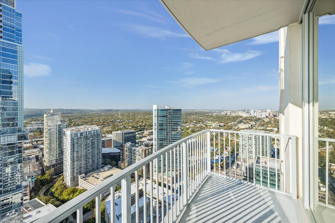 360 Nueces Street, Unit 4008 Austin, TX 78701 - Photo 23 of 40 a view of a balcony with city view