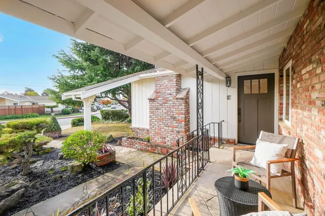 $1,249,000 | 20255 Yeandle Avenue, Castro Valley, CA 94546