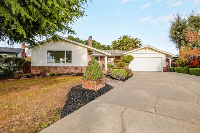 $1,249,000 | 20255 Yeandle Avenue, Castro Valley, CA 94546