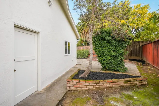 $1,249,000 | 20255 Yeandle Avenue, Castro Valley, CA 94546