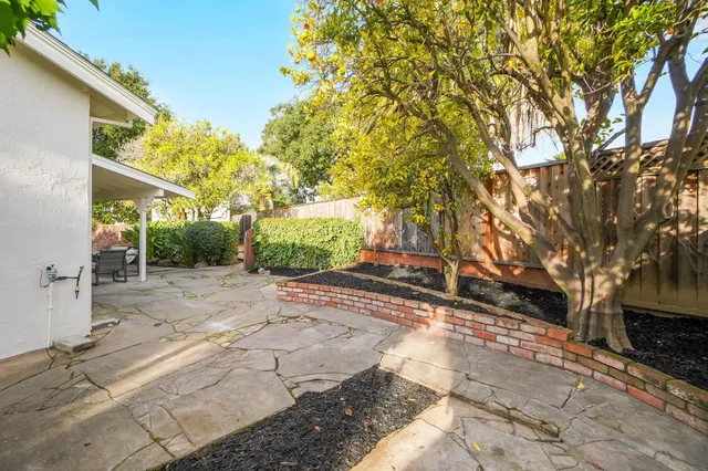 $1,249,000 | 20255 Yeandle Avenue, Castro Valley, CA 94546