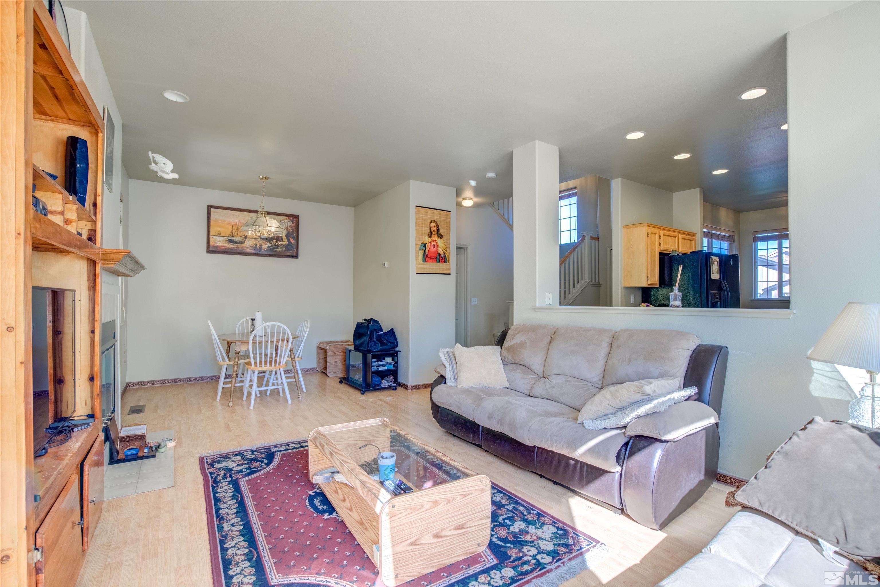 1026 Currie Reno, NV 89506 - Photo 4 of 40 Photo 4