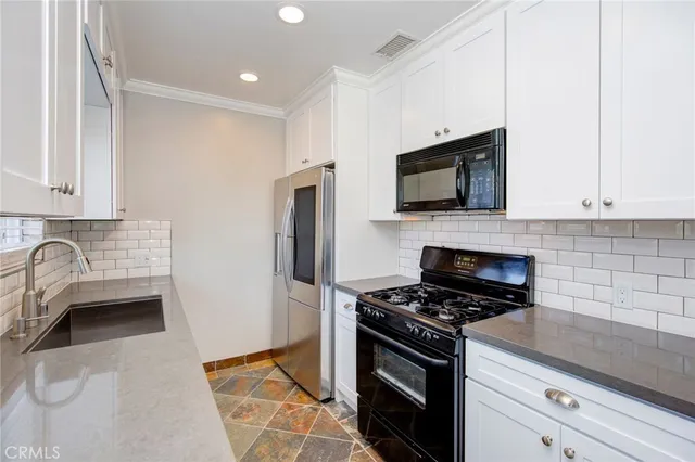 $2,450 | 24359 1/2 Pennsylvania Avenue, Lomita, CA 90717