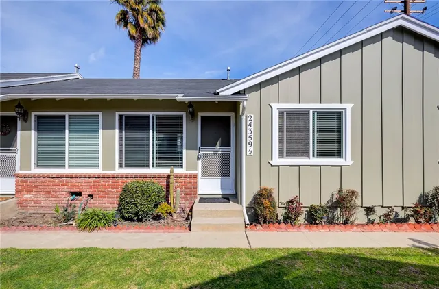 $2,450 | 24359 1/2 Pennsylvania Avenue, Lomita, CA 90717
