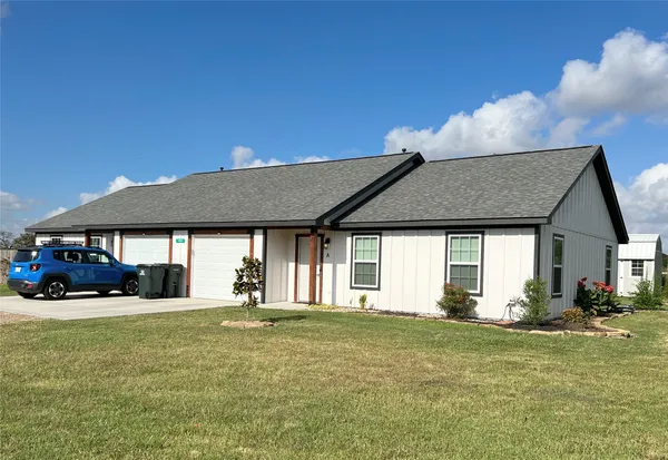 $2,000 | 1948 FM 1163 Road, Unit A, El Campo, TX 77437