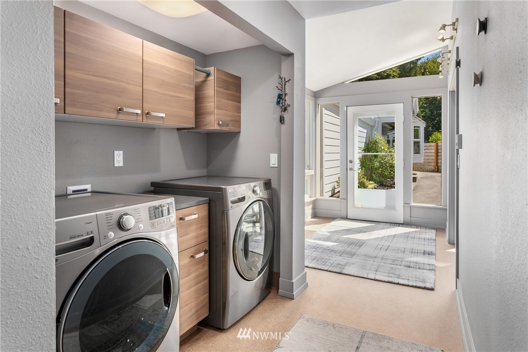 4535 Southwest Director Street Seattle, WA 98136 - Photo 16 of 25 Gallery Image 16