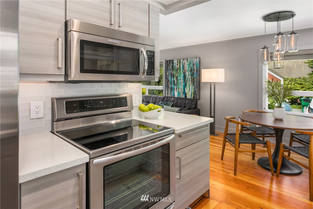4535 Southwest Director Street Seattle, WA 98136 - Photo 9 of 25 Gallery Image 9