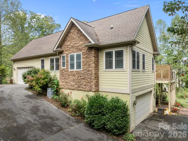 $749,000 | 40 Mountain Shadows Drive, Leicester, NC 28748