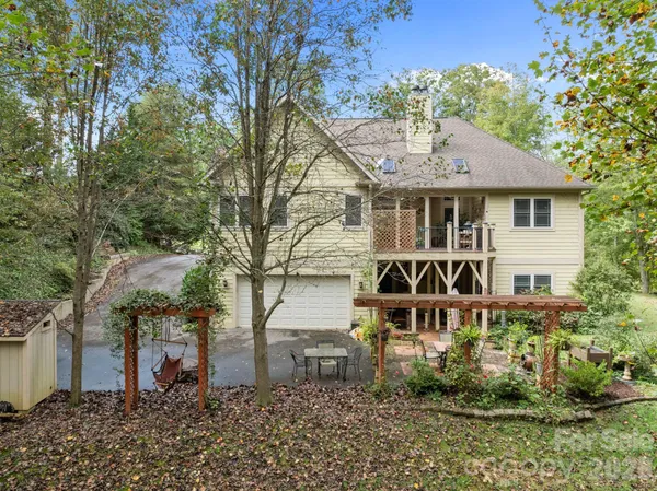 $749,000 | 40 Mountain Shadows Drive, Leicester, NC 28748